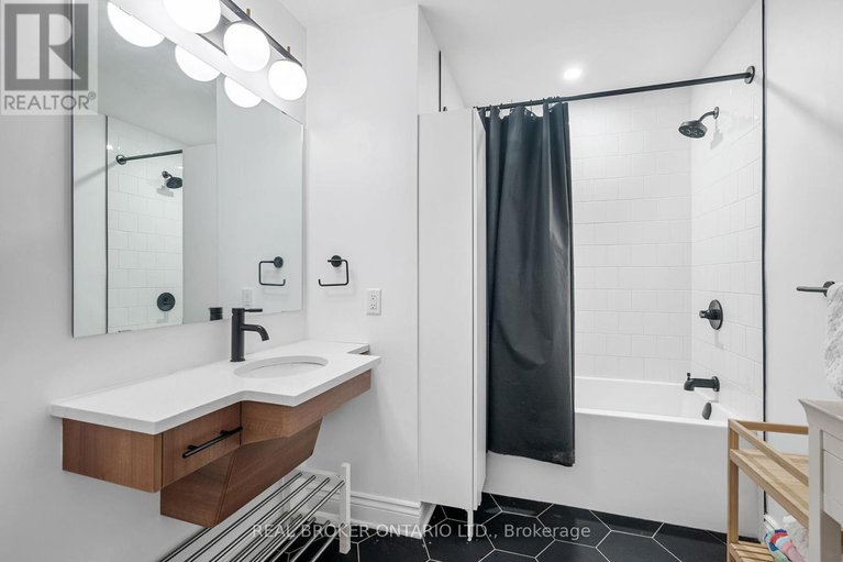 28563383/304-101-pinhey-street/hintonburg/ottawa/ontario/K1Y1T7_16