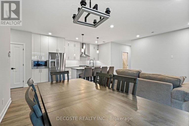 29453082/14-elgin-street-w/alexandria/north-glengarry/ontario/K0C1A0_13