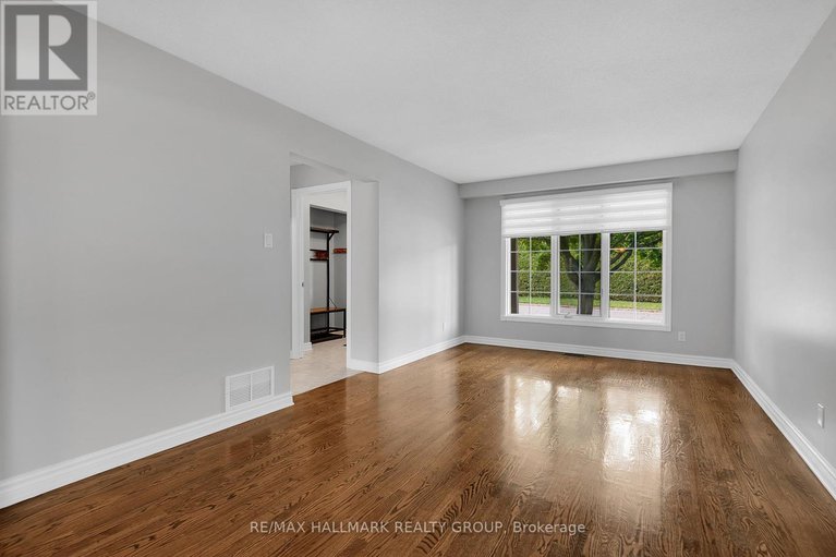28989658/1743-silver-bark-avenue/orleanssunridge/ottawa/ontario/K1C7A8_8