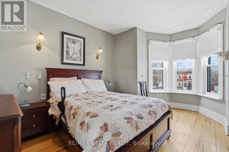 29479728/132-high-street/vankleek-hill/champlain/ontario/K0B1R0_26