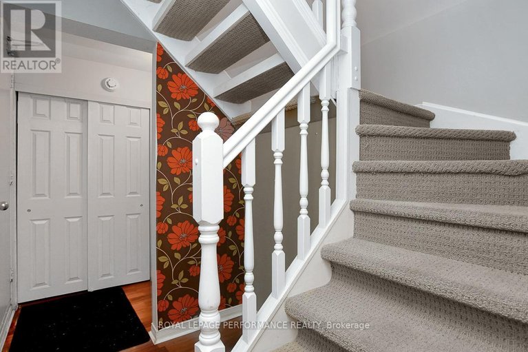 29463580/19-columbus-avenue/overbrook/ottawa/ontario/K1K1R2_43