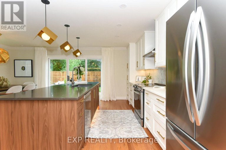 28732193/1866-beattie-avenue/playfair-park/ottawa/ontario/K1H5R8_13