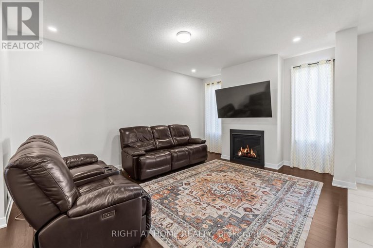 29475389/837-derren-avenue/stittsville-north/ottawa/ontario/K2S3A7_8