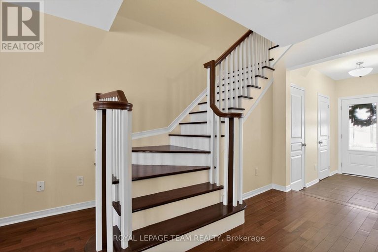 29526467/19-goldthorpe-private-n/stonebridge/ottawa/ontario/K2J5L6_17