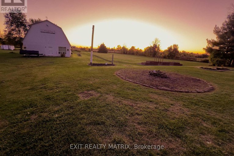 29119541/12187-county-road-3-road/winchester/north-dundas/ontario/K0C2K0_33