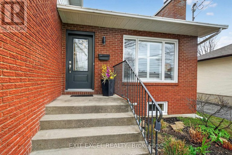 29684997/1554-rosebella-avenue/blossom-parkkemp-parkfindlay-creek/ottawa/ontario/K1T1E8_2