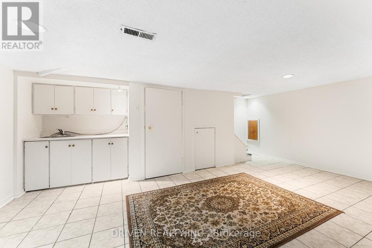 29582368/876-pinecrest-road/fairfield-heights/ottawa/ontario/K2B6B2_18