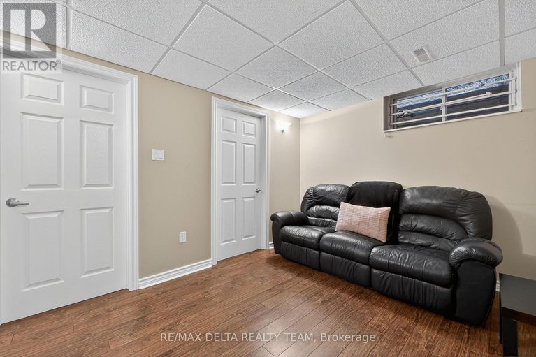 28970170/63-highwood-private/viscount-alexander-park/ottawa/ontario/K1K4X6_23