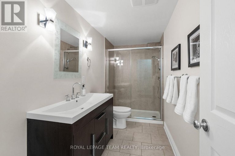 29662384/1081-boucher-crescent/manotick-south-to-roger-stevens/ottawa/ontario/K4M1B3_18