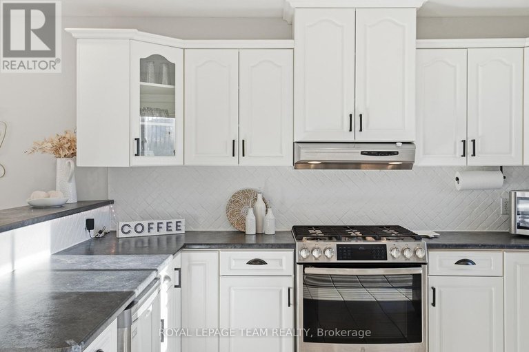 29081356/116-mclachlin-street-s/arnprior/arnprior/ontario/K7S3Y5_7