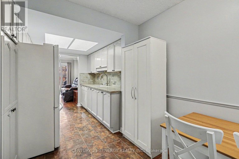 29613815/41-hunterswood-crescent/hunt-club-park/ottawa/ontario/K1G5V7_11