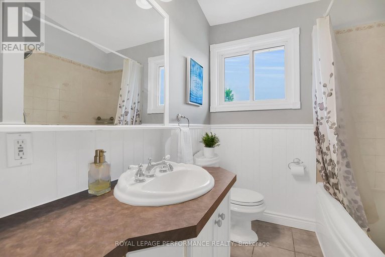 28625415/2117-valley-drive/elmvale-acresurbandale/ottawa/ontario/K1G2P6_24