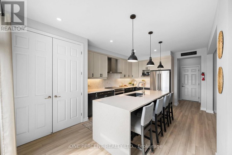 29563341/1002-showman-street/goulbourn-twp-from-franktown-rdsouth-to-rideau/ottawa/ontario/K0A2Z0_16