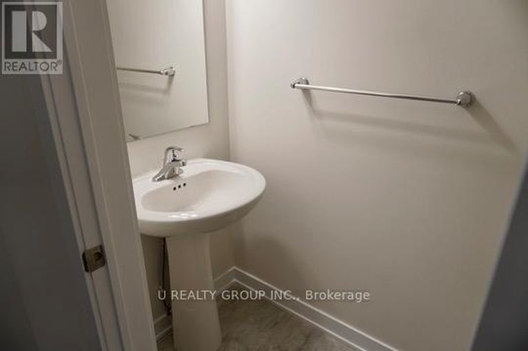 29048683/639-corporal-private/blossom-parkkemp-parkfindlay-creek/ottawa/ontario/K1X0M7_5