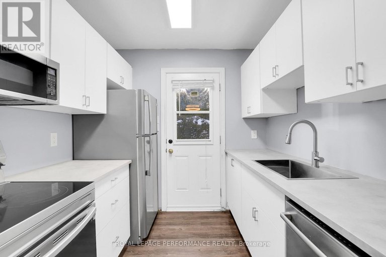 29402527/8d-lovell-lane/westcliffe-estates/ottawa/ontario/K2H9B6_10