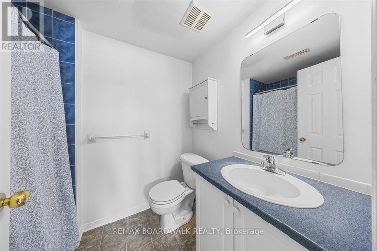 29483798/364-crownridge-drive/emerald-meadowstrailwest/ottawa/ontario/K2M3A4_31