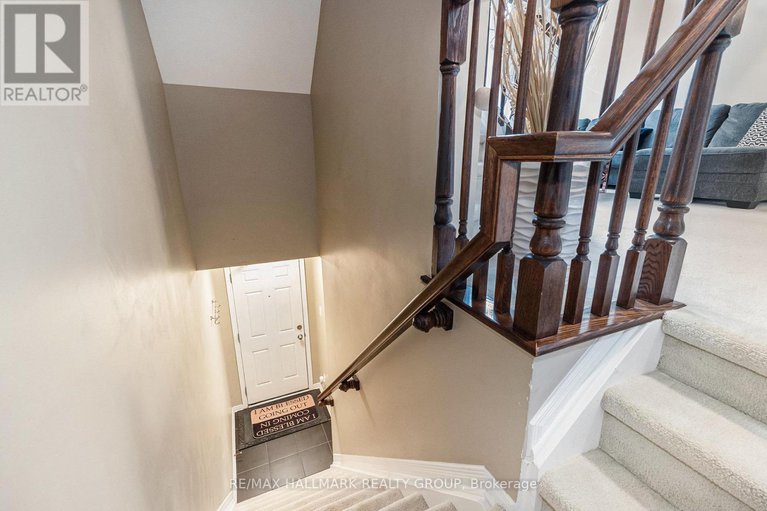 28568194/327-galston-private/mer-bleuebradley-estatesanderson-park/ottawa/ontario/K1W0G3_3