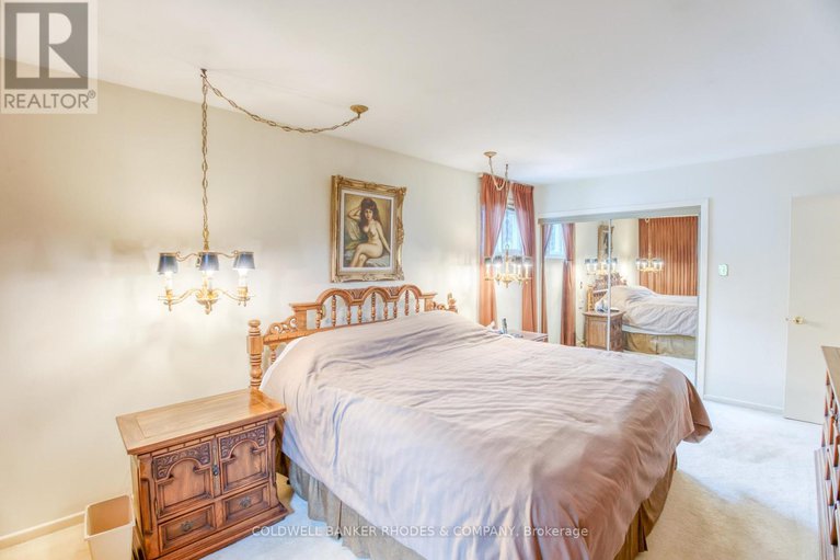 28962040/2005-neepawa-avenue/carlingwood/ottawa/ontario/K2A3L4_17