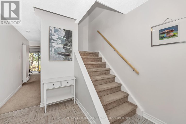 28555719/46-stokes-crescent/glencairnhazeldean/ottawa/ontario/K2L2Z4_22