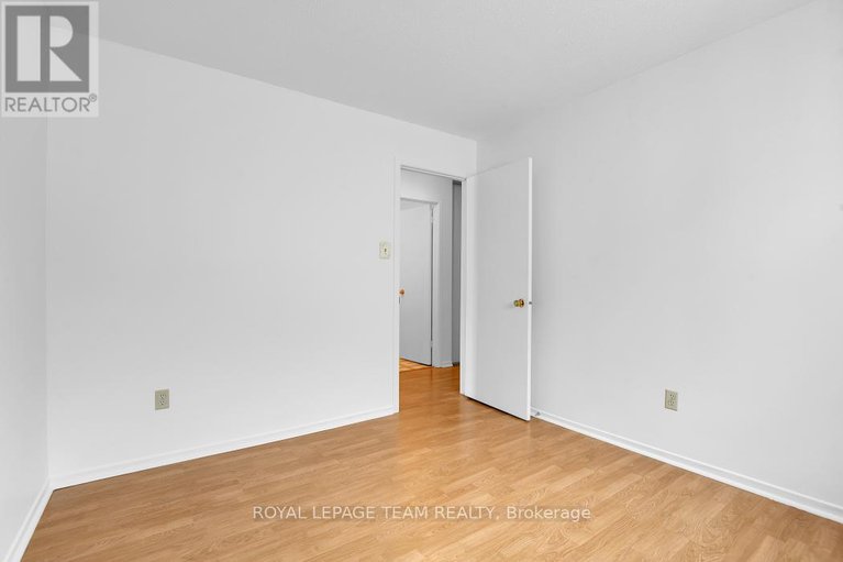 28798160/16-chickasaw-crescent/bridlewood/ottawa/ontario/K2M1M4_25