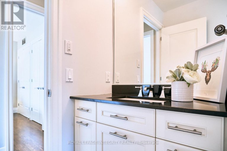 29320800/103-black-maple-private/rockcliffe/ottawa/ontario/K1M0J3_33