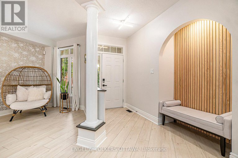 28918373/2399-glandriel-crescent/springridgeeast-village/ottawa/ontario/K4A4T1_2