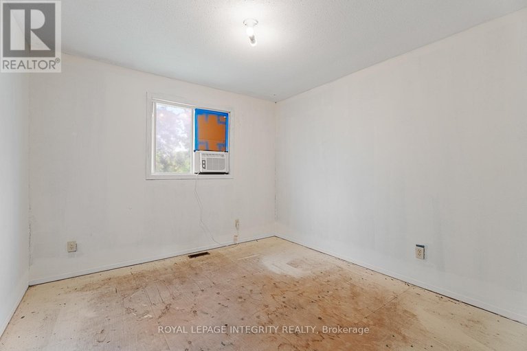 28640056/42-antler-avenue/on-the-green/ottawa/ontario/K2J2H2_25