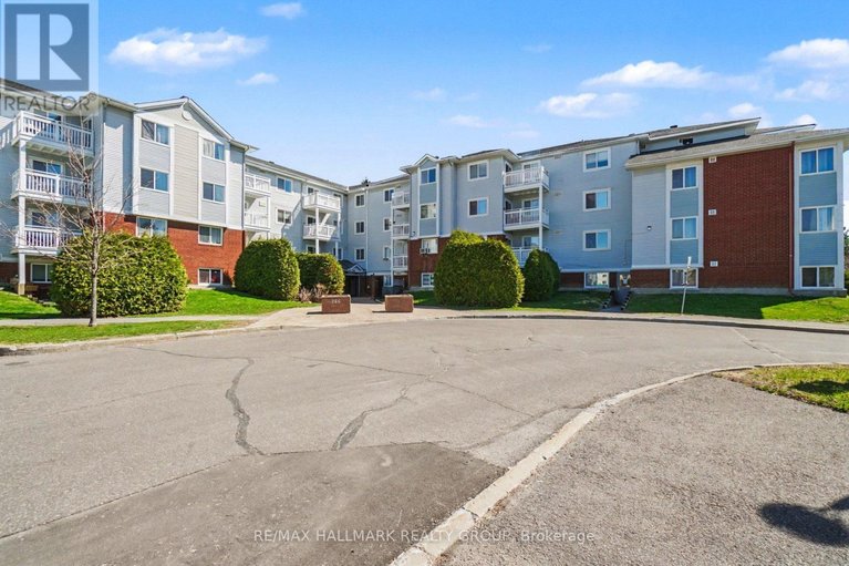 29683866/203-266-lorry-greenberg-drive/hunt-club-parkgreenboro/ottawa/ontario/K1T3J9_2