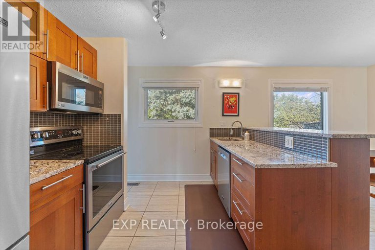 29077566/19-sunnycrest-drive/city-viewskylinefisher-heightsparkwood-hills/ottawa/ontario/K2E5Y3_13