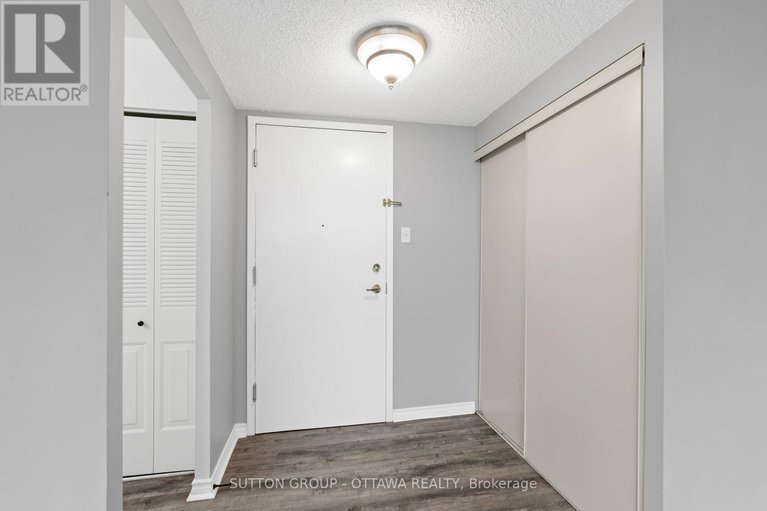 28457125/1111-2760-carousel-crescent/emerald-woodssawmill-creek/ottawa/ontario/K1T2N4_6