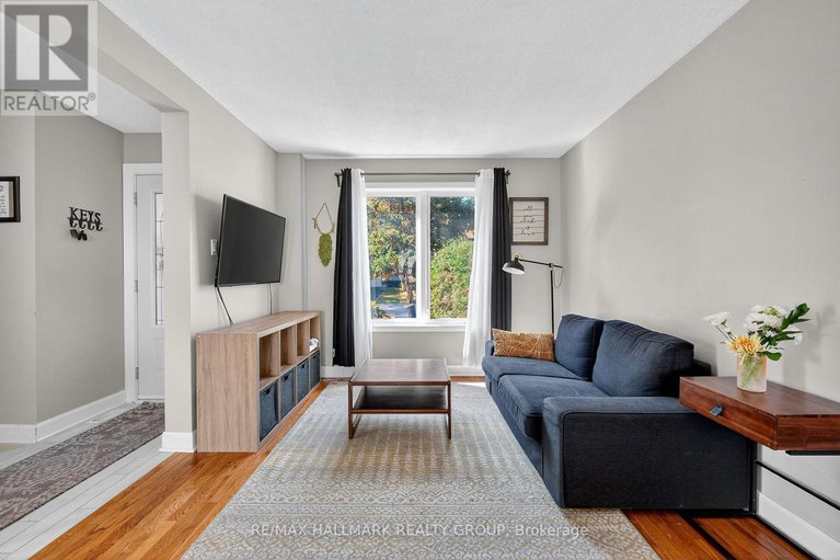 28929560/1821-brousseau-crescent/chateauneuf/ottawa/ontario/K1C2Y5_7
