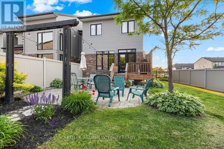 28491070/381-cooks-mill-crescent/riverside-south/ottawa/ontario/K1V2N2_34