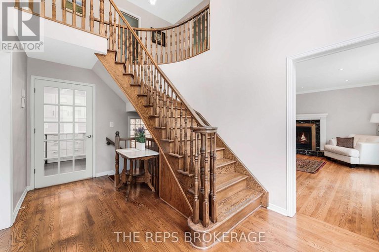 28788760/3062-upper-otterson-place/mooneys-bayrevelstoke/ottawa/ontario/K1V7B6_21