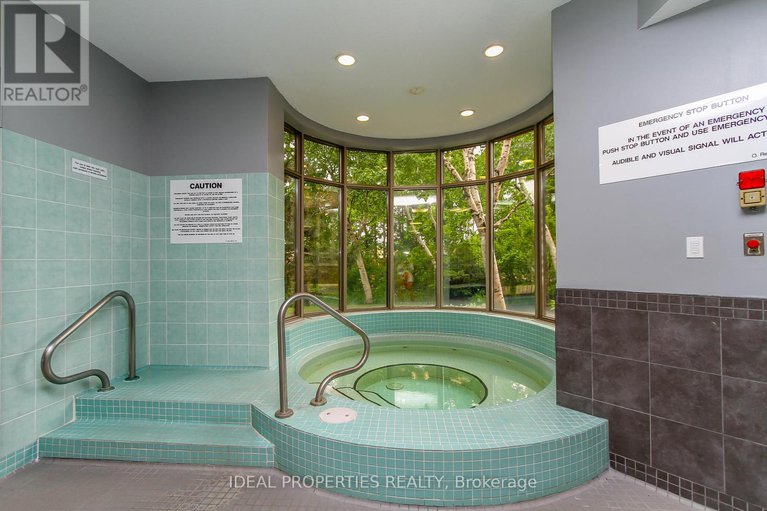 28573644/809-100-grant-carman-drive/borden-farmstewart-farmcarleton-heightsparkwood-hills/ottawa/ontario/K2E8B8_37