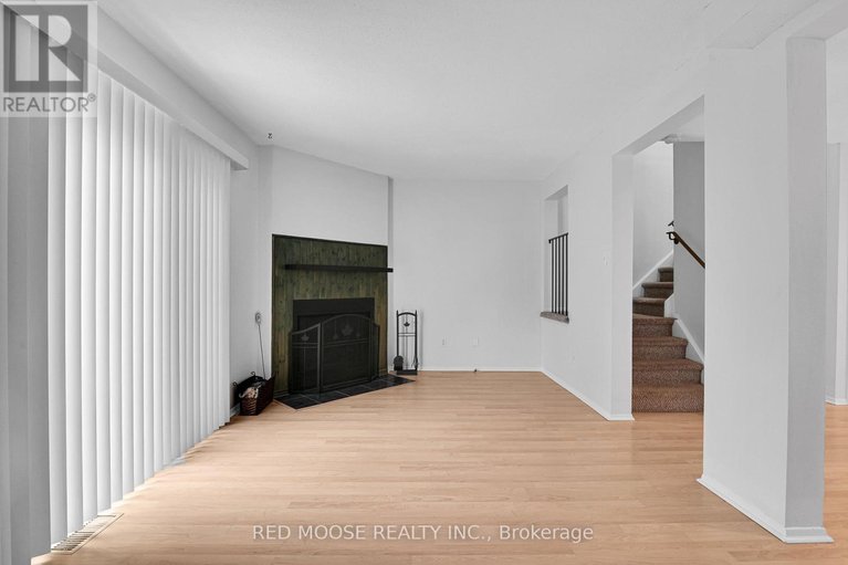 29480001/1983-greenvale-lane/chateauneuf/ottawa/ontario/K1C6E4_17