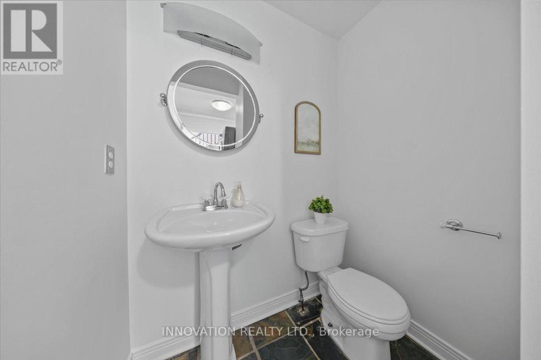 28392442/b-36-dufferin-road/lindenlea/ottawa/ontario/K1M2A8_6
