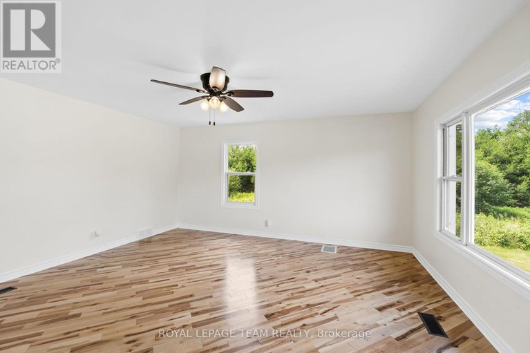28520318/1523-drummond-con-6b-road/drummond-n-elmsley-drummond-twp/drummondnorth-elmsley/ontario/K7H3C8_11