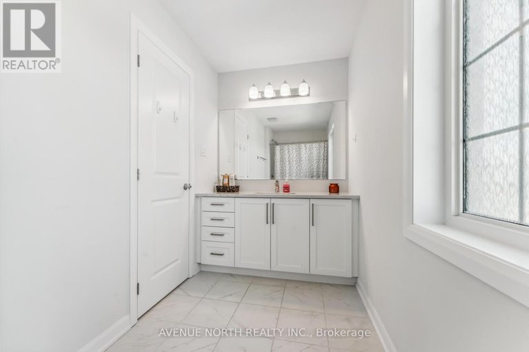 28247633/841-cappamore-drive/half-moon-bay/ottawa/ontario/K2J7C3_26