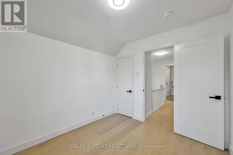 28979624/22-harvard-avenue/old-ottawa-south/ottawa/ontario/K1S4Z3_23