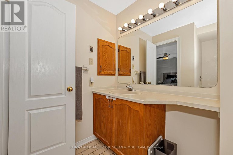 29307486/52-kenmare-place/cedargrovefraserdale/ottawa/ontario/K2J3L9_25