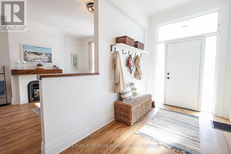 29078821/11-elgin-street-e/alexandria/north-glengarry/ontario/K0C1A0_10