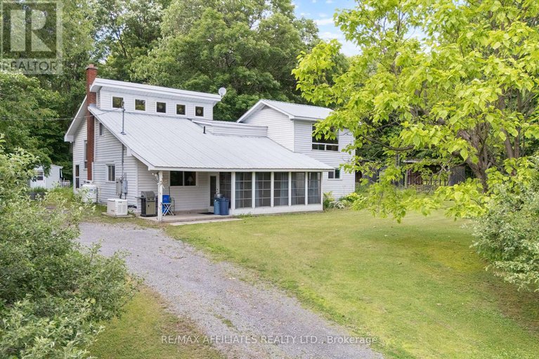 28517166/1655-old-perth-road/mississippi-mills-ramsay-twp/mississippi-mills/ontario/K0A1A0_1