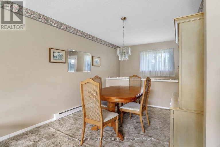 28771604/17-canfield-road/sheahan-estatestrend-village/ottawa/ontario/K2H5S7_14