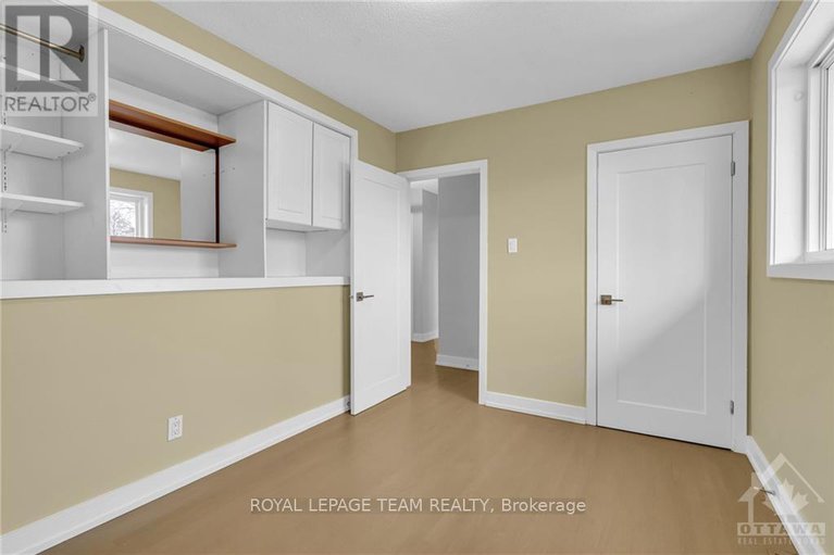 27664923/2196-lenester-avenue/mckellar-heights/ottawa/ontario/K2A1L5_17