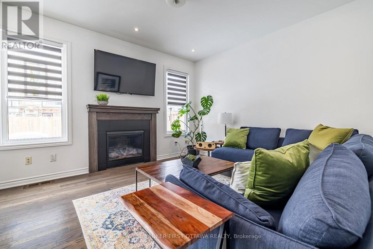 28250374/170-flowing-creek-circle/emerald-meadowstrailwest/ottawa/ontario/K2M0K2_14