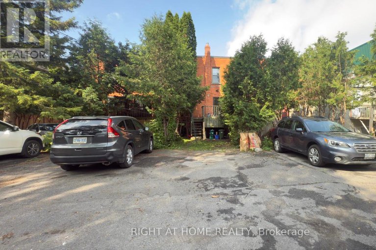 28610658/109-sweetland-avenue/sandy-hill/ottawa/ontario/K1N7V1_24