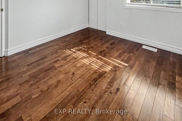 29563747/4218-owl-valley-drive-w/riverside-southgloucester-glen/ottawa/ontario/K1V1N7_17