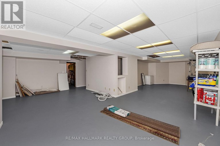 29624952/1850-thornecrest-street/chapel-hill/ottawa/ontario/K1C6K8_37