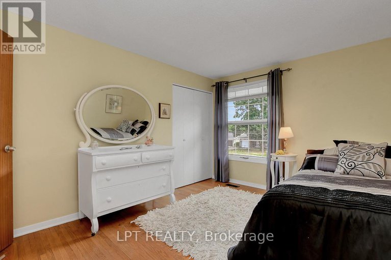 28766287/3008-mccarthy-road/riverside-park-south/ottawa/ontario/K1V8K8_26