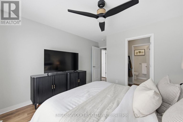 29401223/138-visor-private/emerald-meadowstrailwest/ottawa/ontario/K2V0S6_35